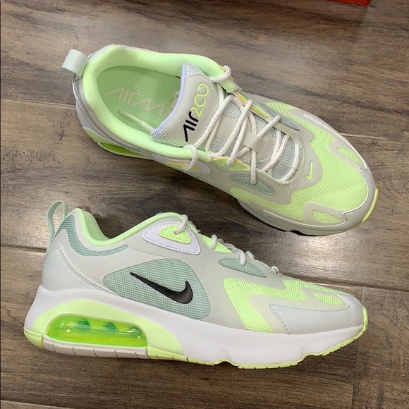 W NIKE AIR MAX 200 - Picture 11 of 16